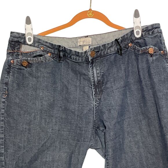 Venezia Women's Blue Denim Crop Capris Size 24 - Picture 2 of 8